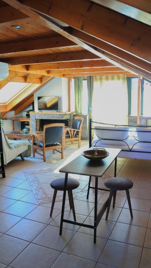 Vanilla Loft House Preveza Buitenkant foto